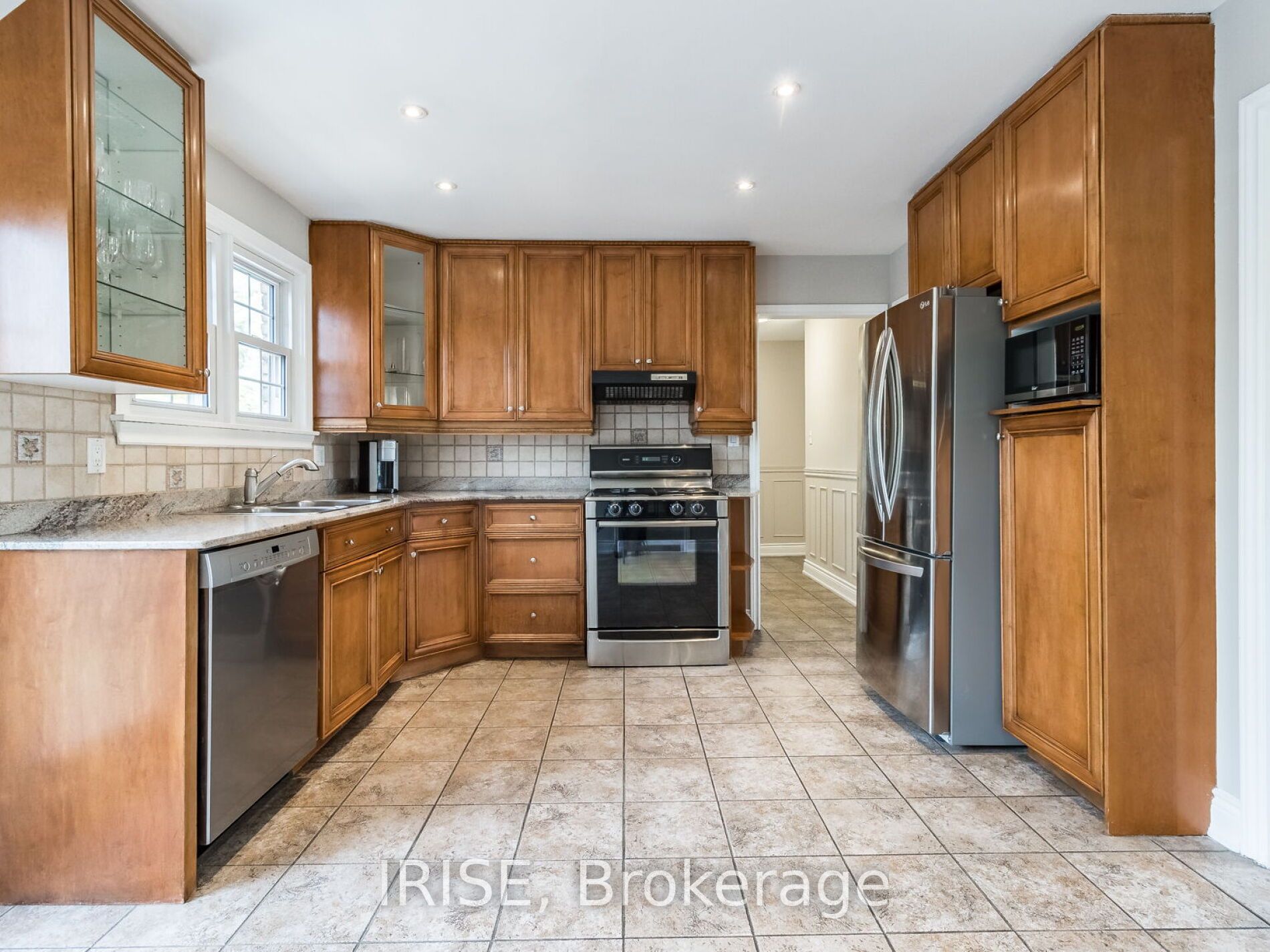 2036 Kawartha Cres