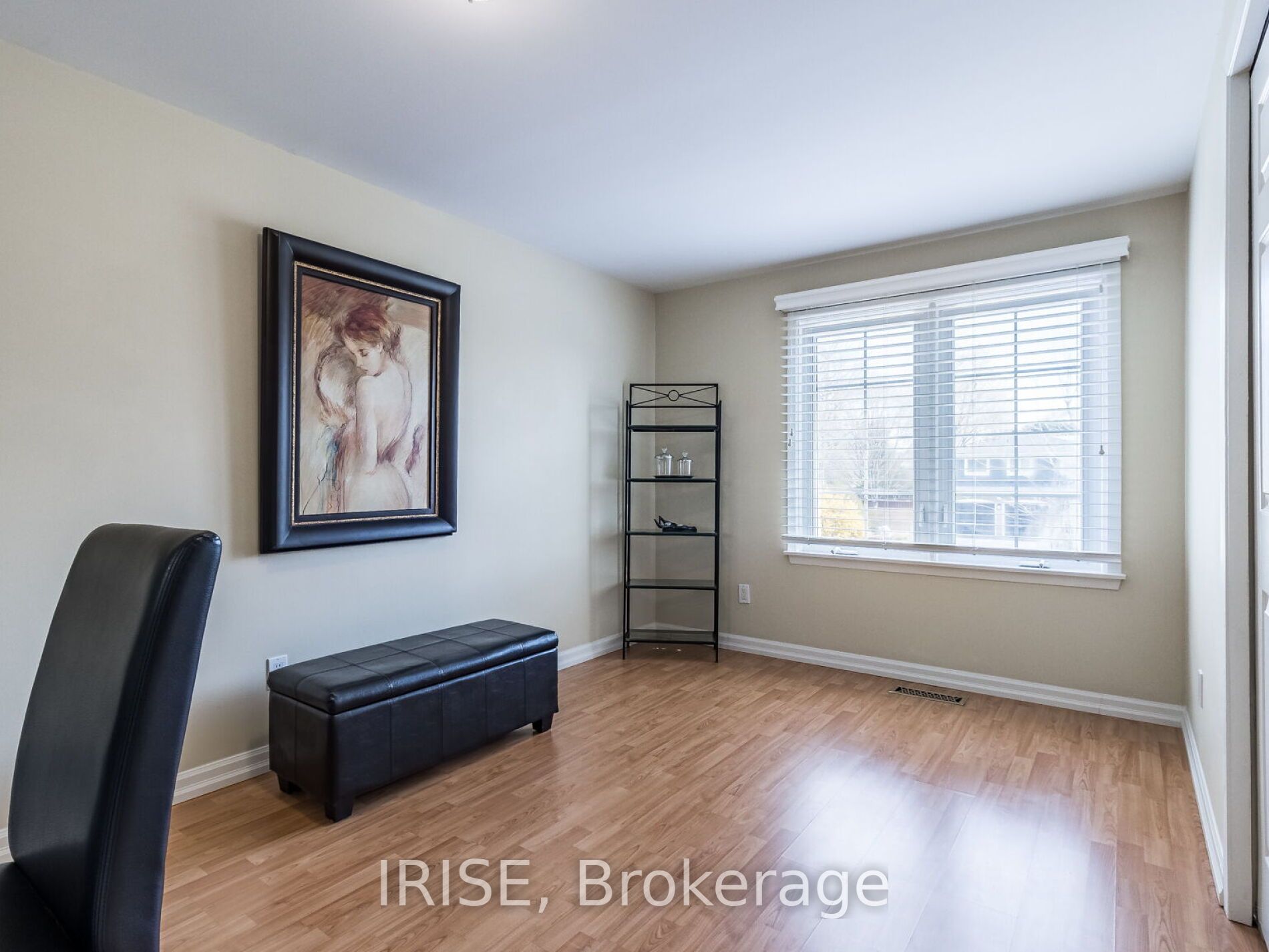 2036 Kawartha Cres