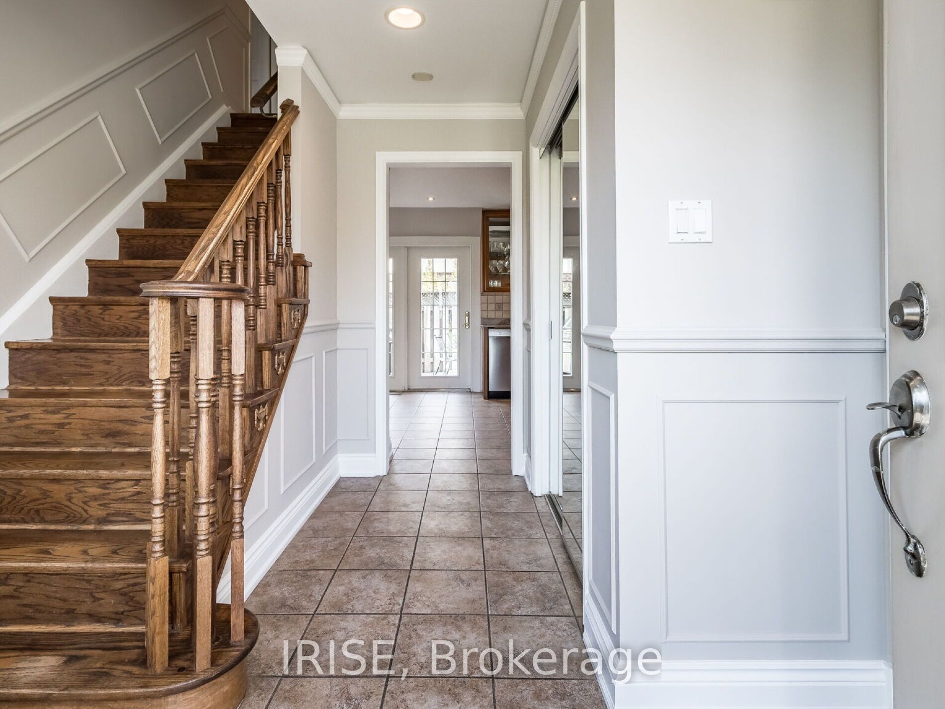 2036 Kawartha Cres