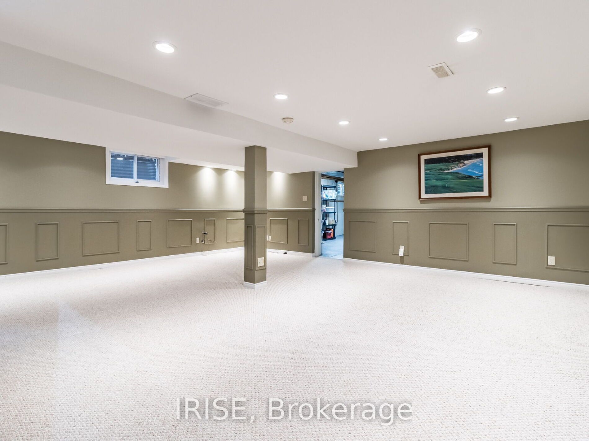 2036 Kawartha Cres