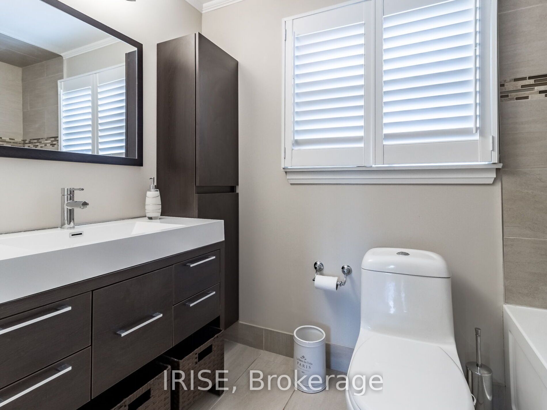 2036 Kawartha Cres