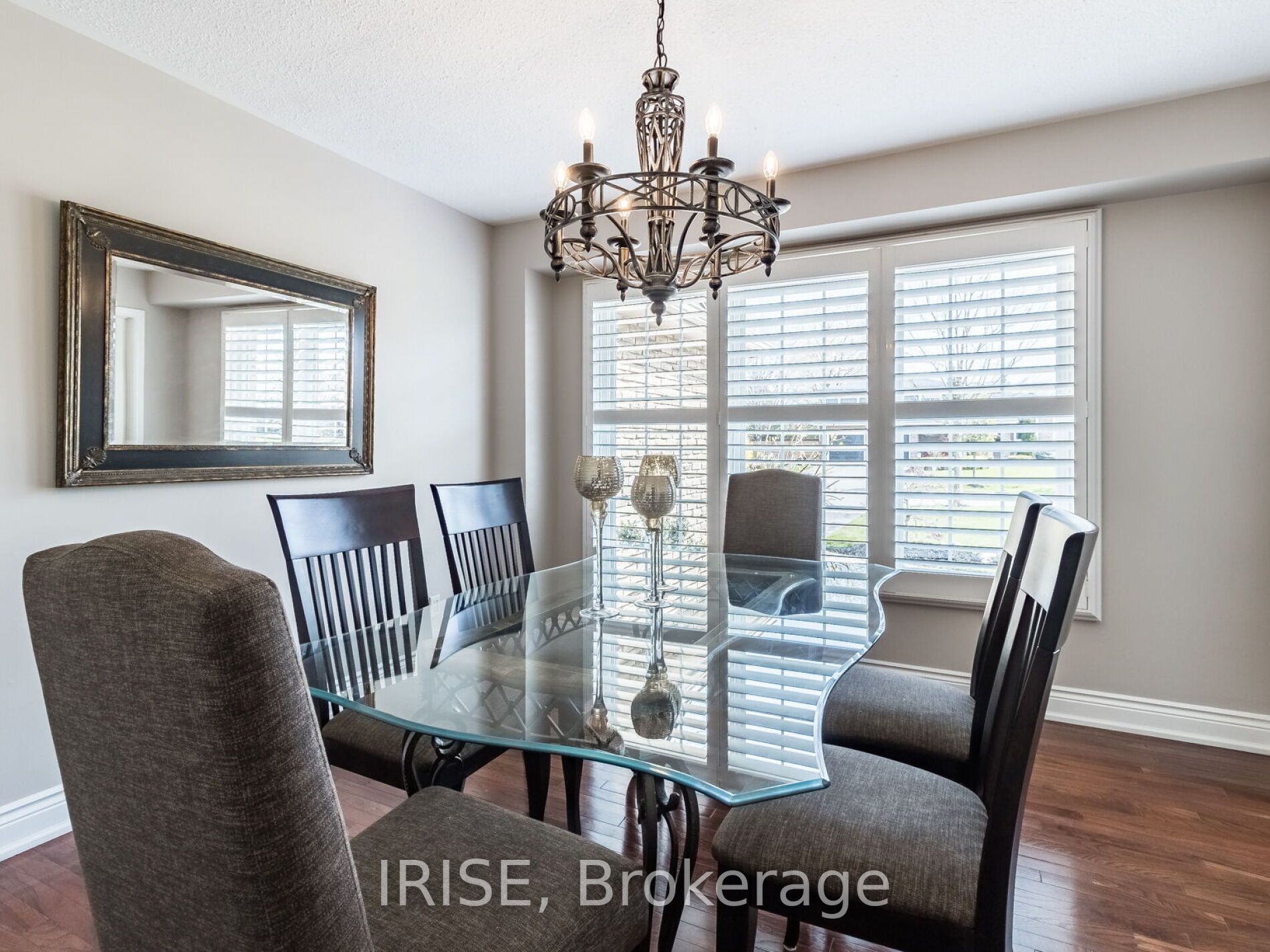 2036 Kawartha Cres