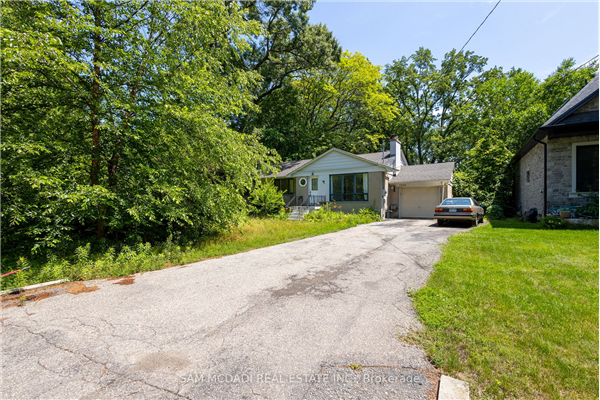 1302 Martley Dr, Mississauga