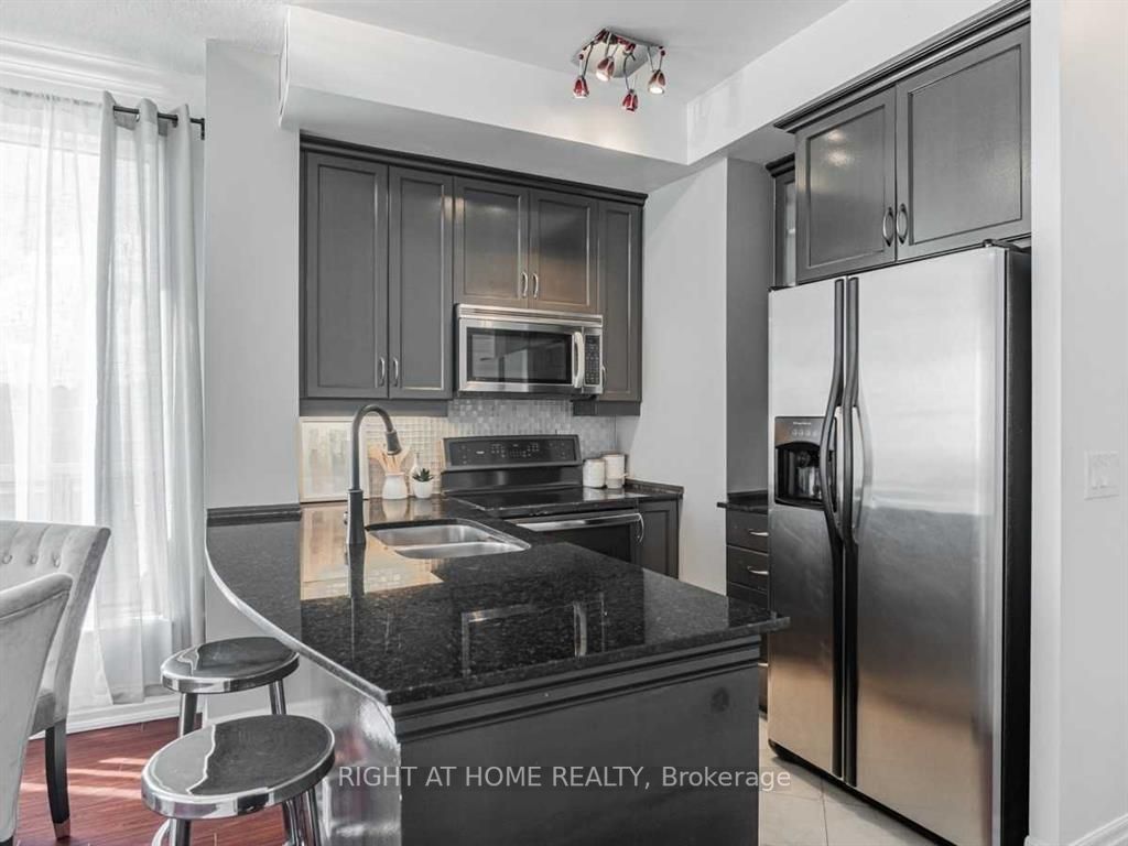2087 Lake Shore Blvd W, #207