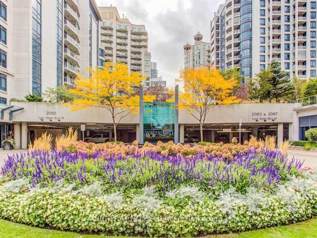 2087 Lake Shore Blvd W, #207