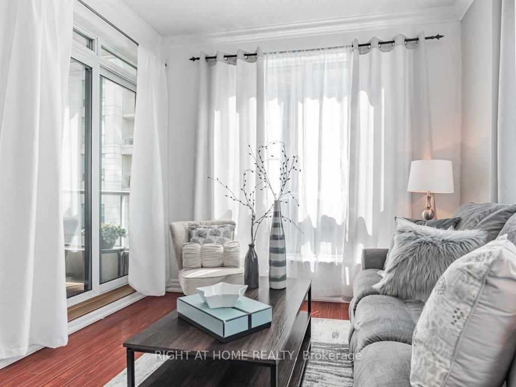2087 Lake Shore Blvd W, #207