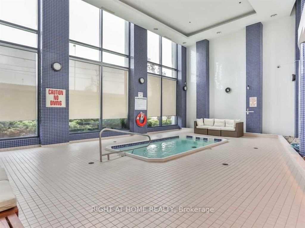 2087 Lake Shore Blvd W, #207