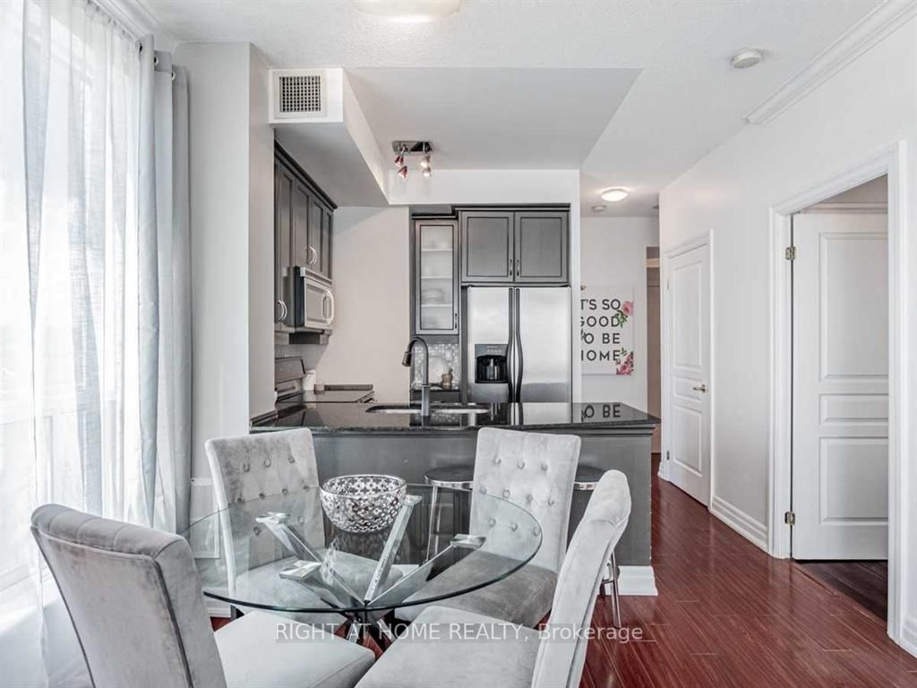2087 Lake Shore Blvd W, #207