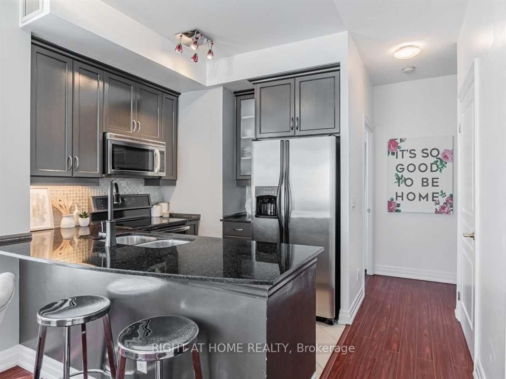 2087 Lake Shore Blvd W, #207