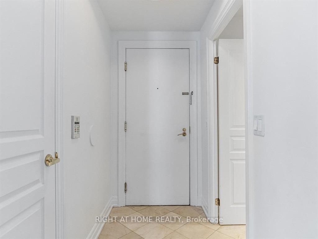 2087 Lake Shore Blvd W, #207