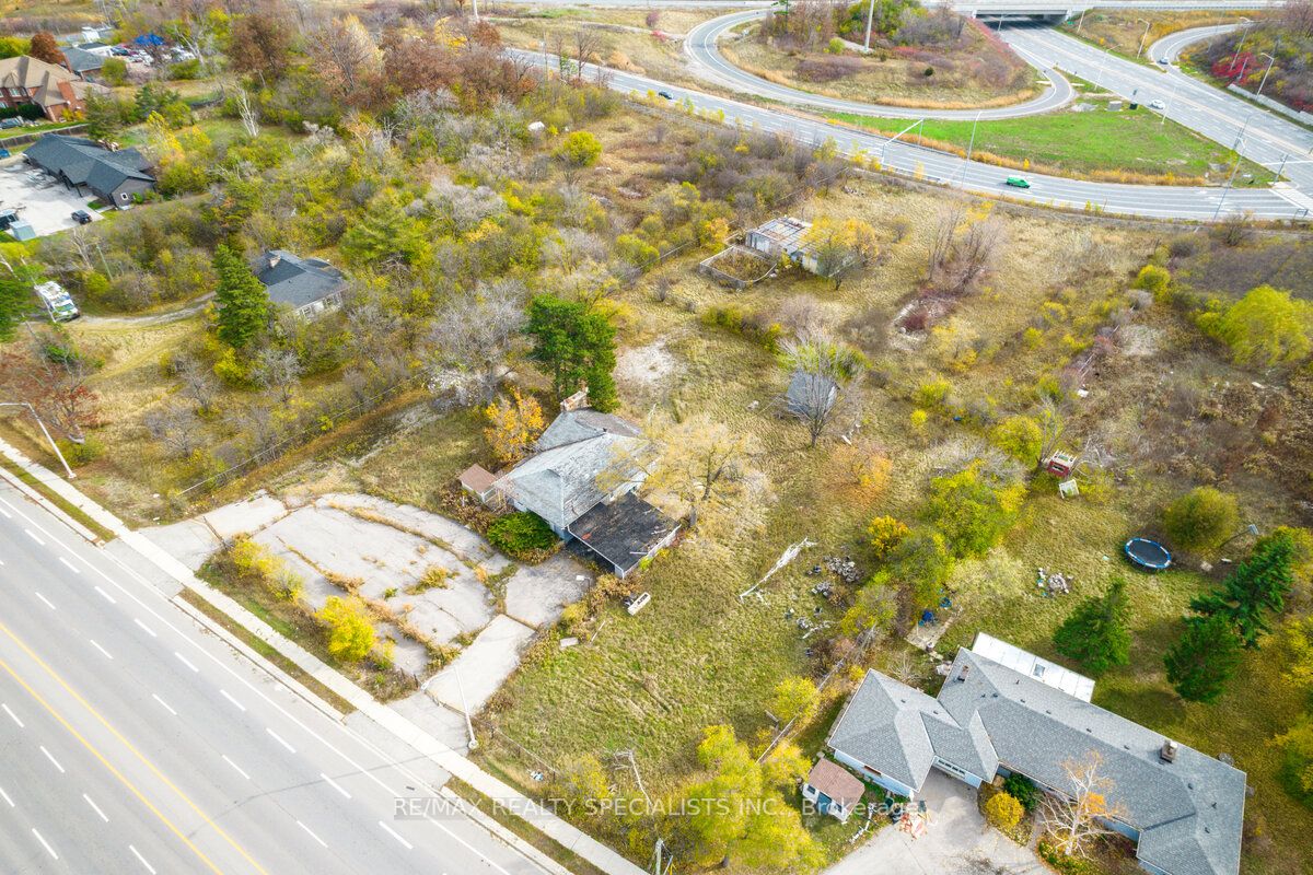 2036 Upper Middle Road E