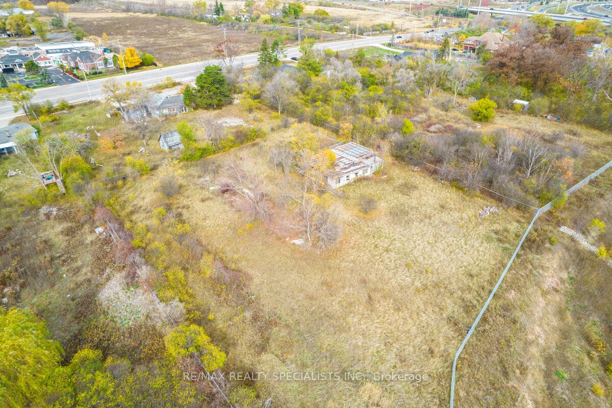 2036 Upper Middle Road E