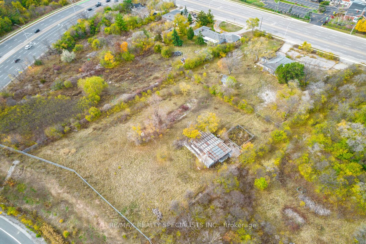 2036 Upper Middle Road E