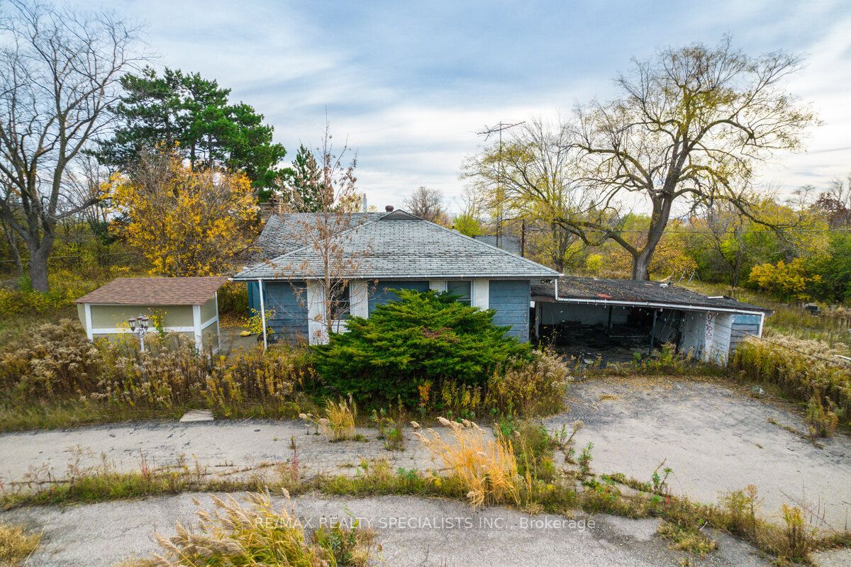 2036 Upper Middle Road E