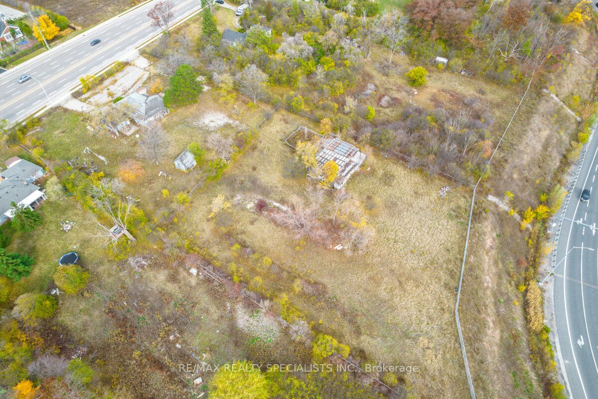 2036 Upper Middle Road E