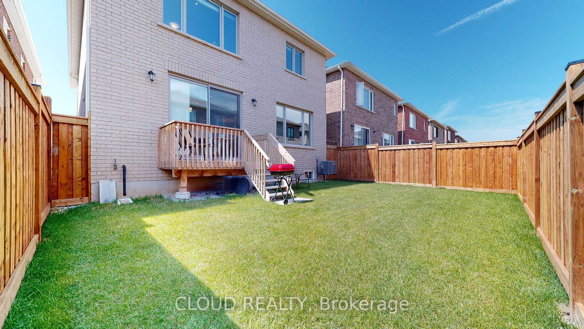 824 Sumac Cres