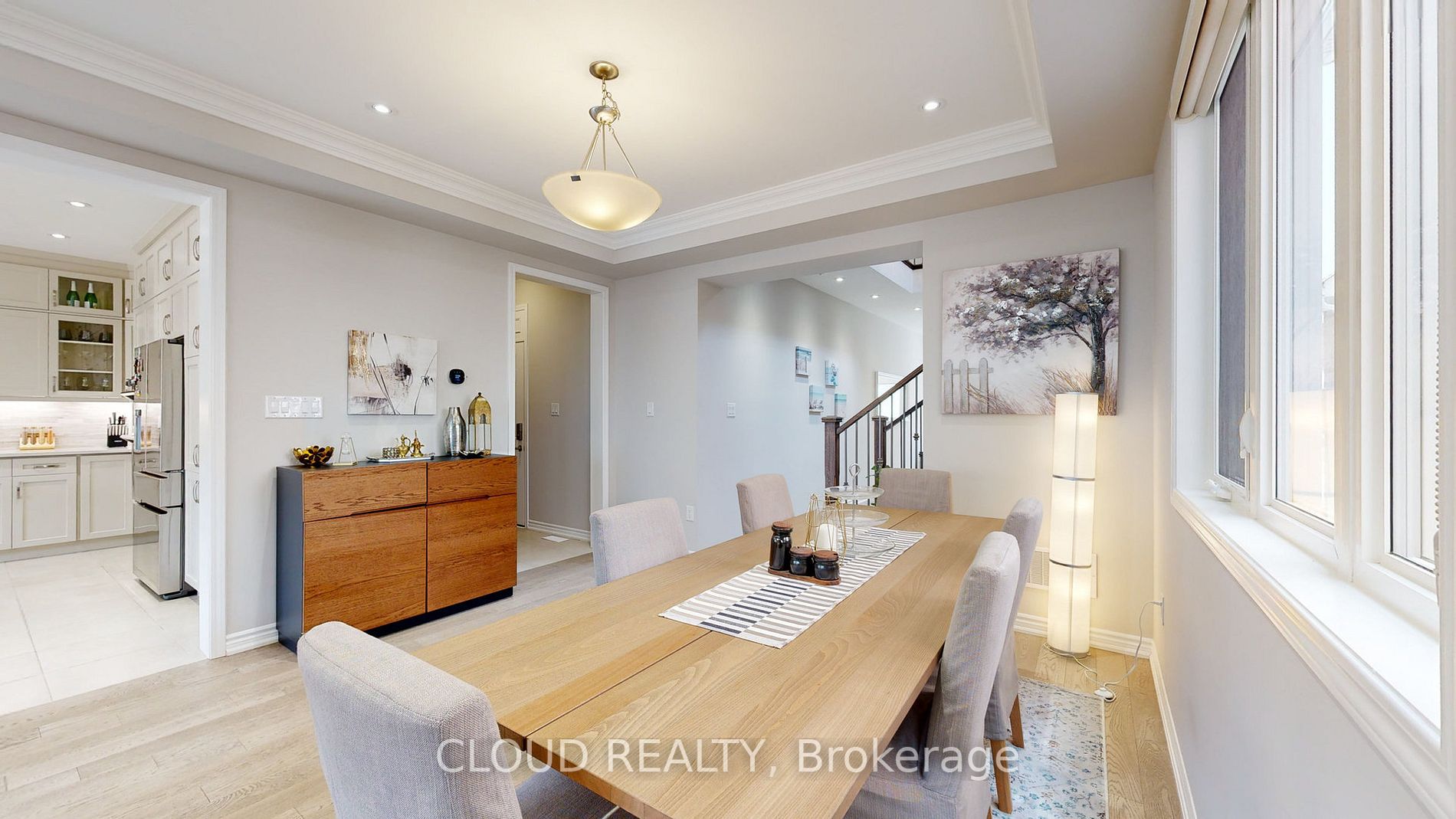 824 Sumac Cres