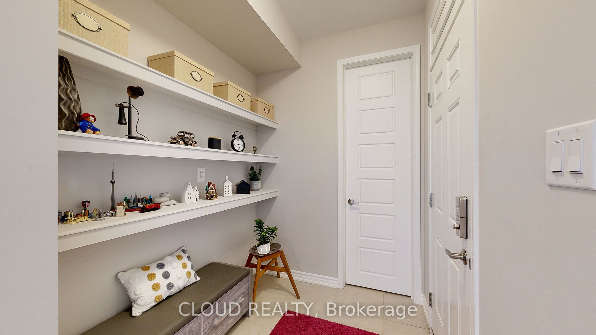 824 Sumac Cres