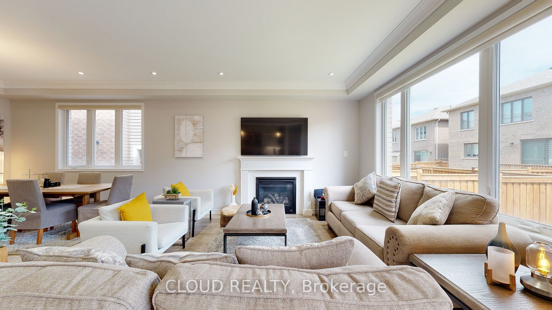 824 Sumac Cres