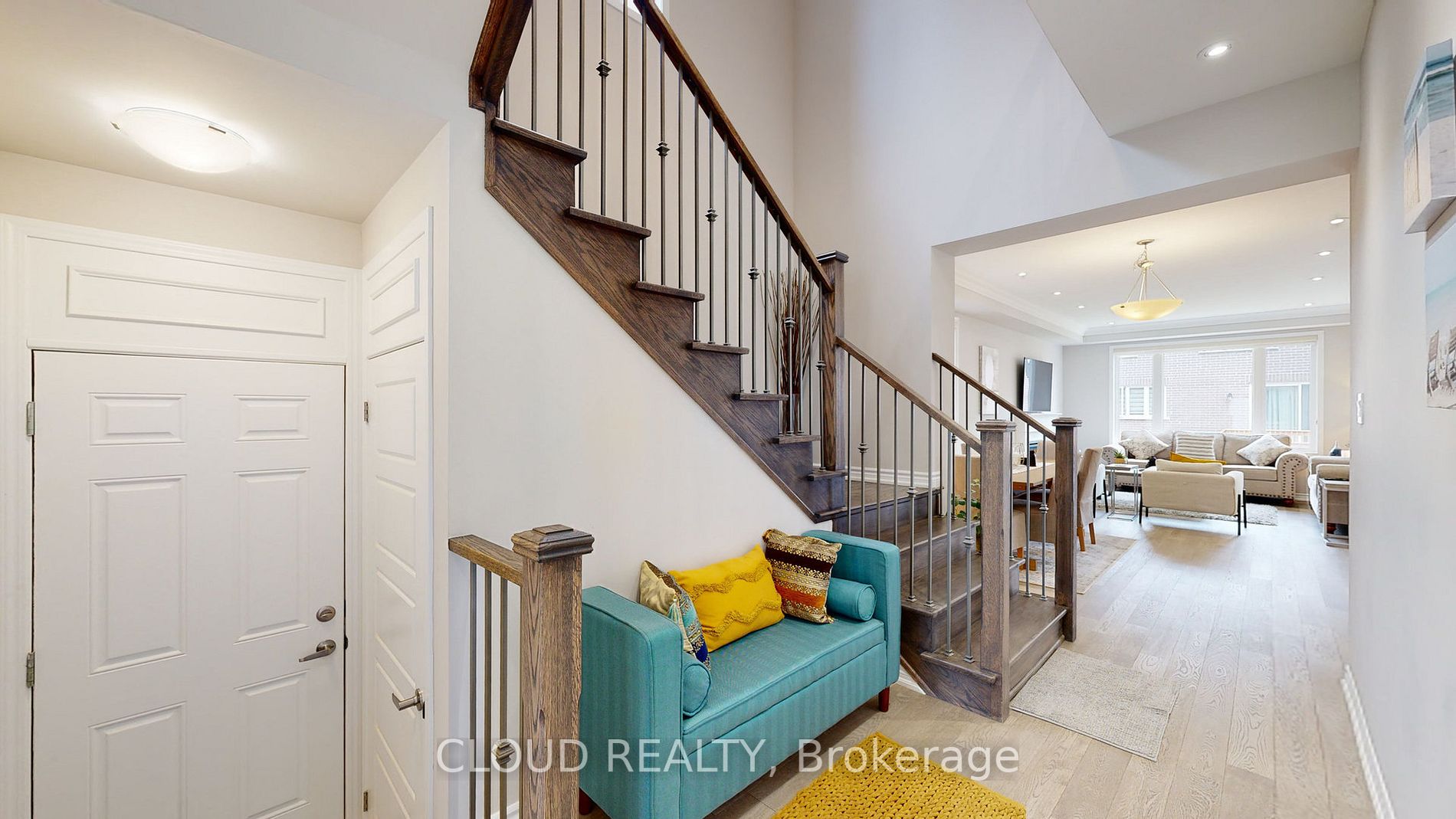 824 Sumac Cres