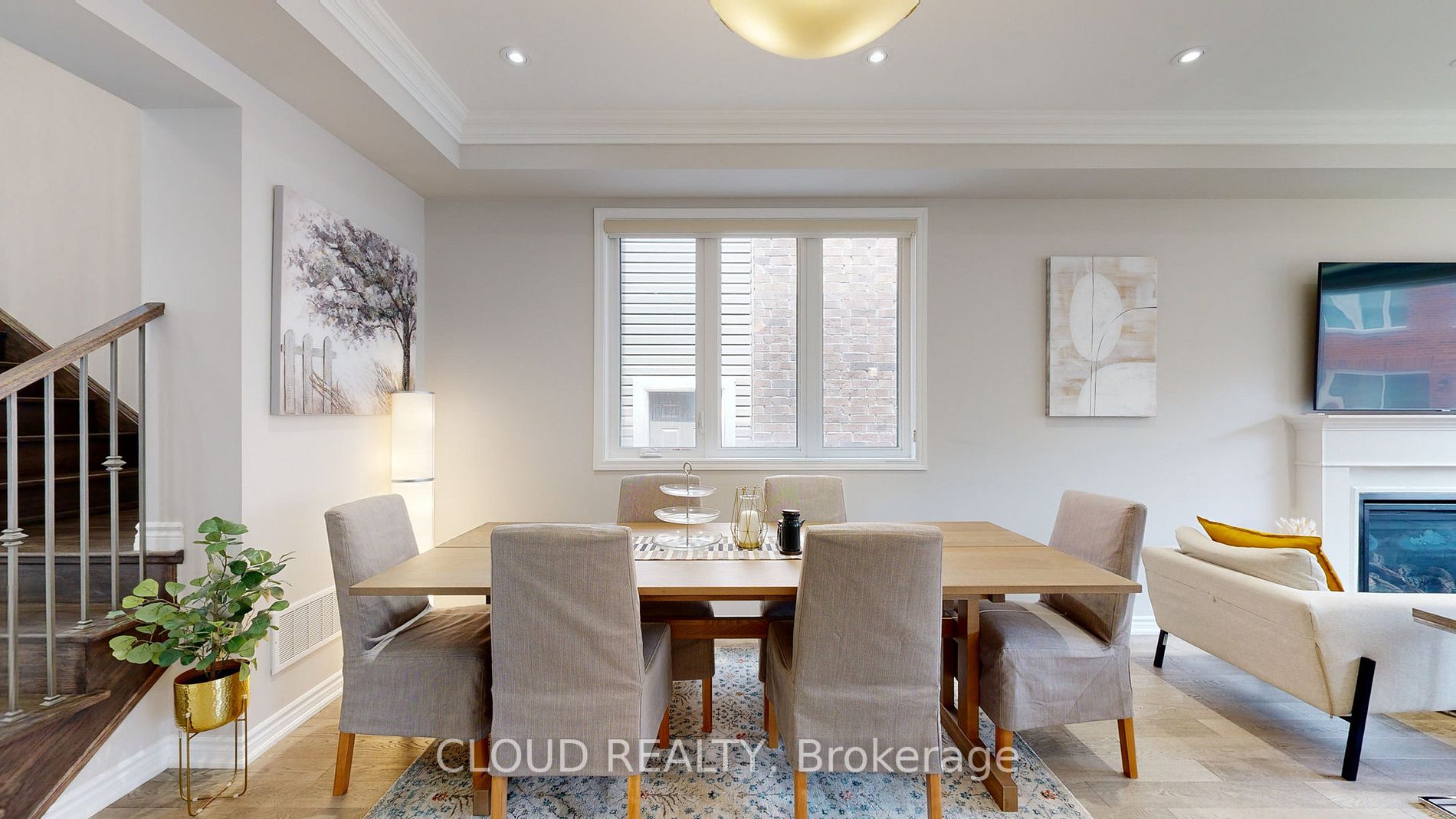 824 Sumac Cres