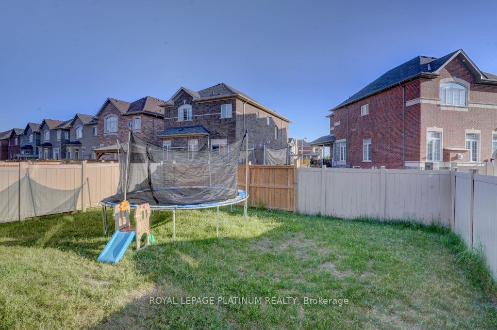 66 Monarch Dr