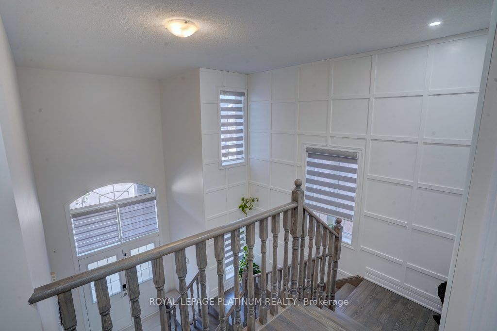 66 Monarch Dr