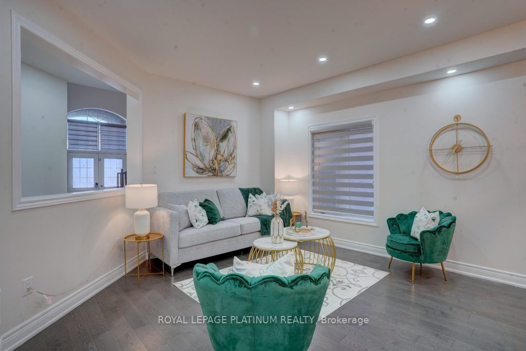 66 Monarch Dr
