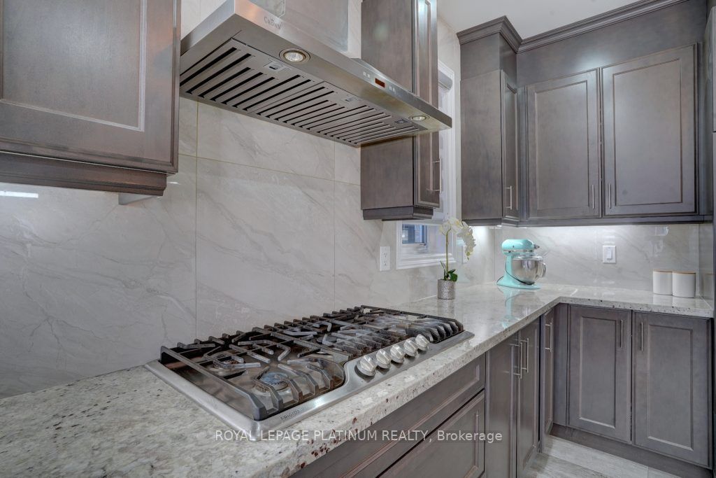 66 Monarch Dr