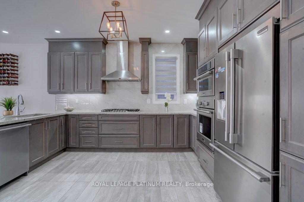 66 Monarch Dr
