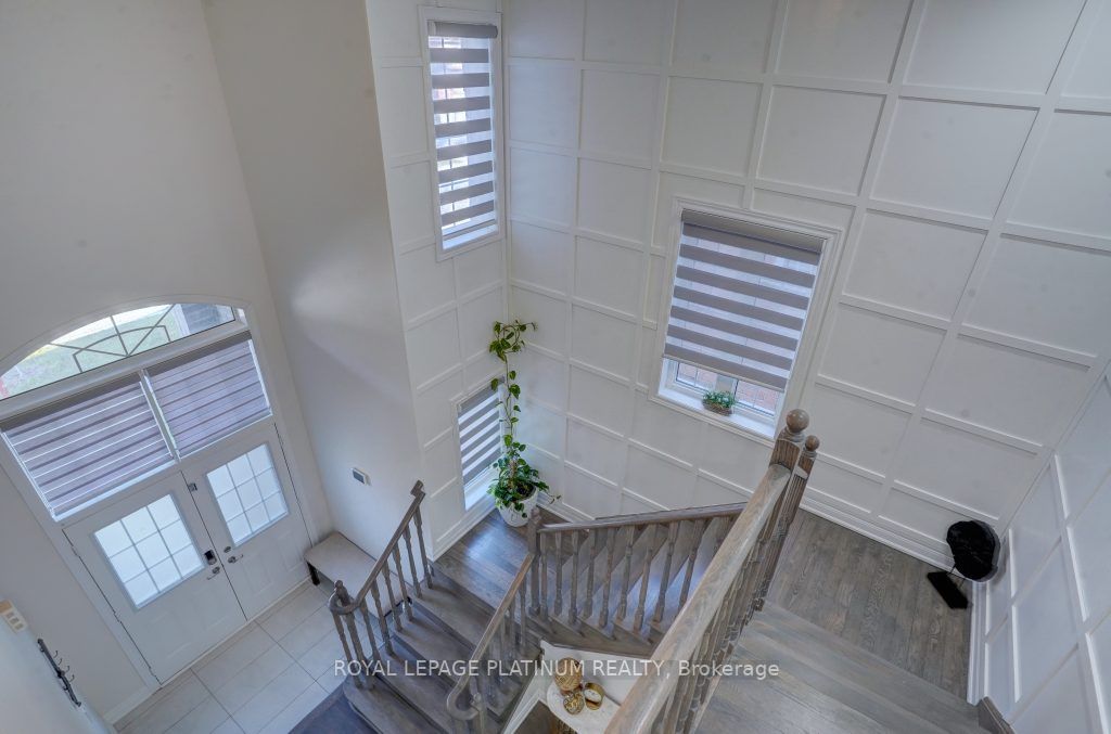 66 Monarch Dr