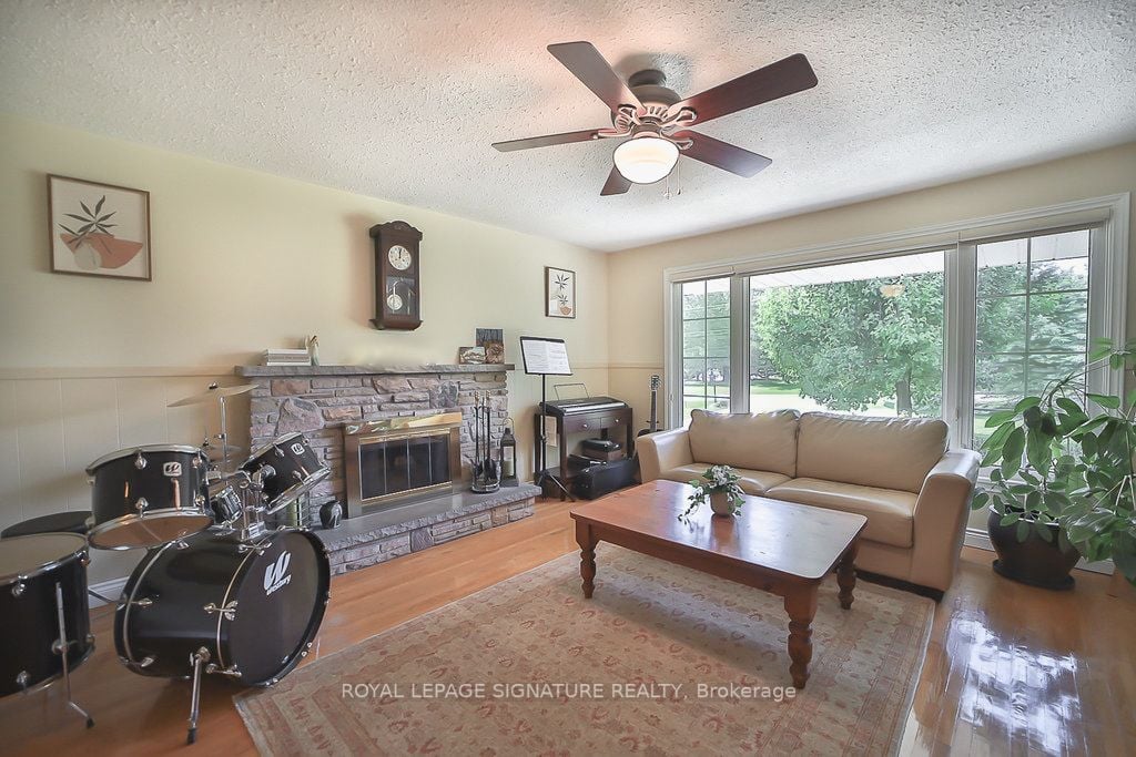 1653 Spruce Dr