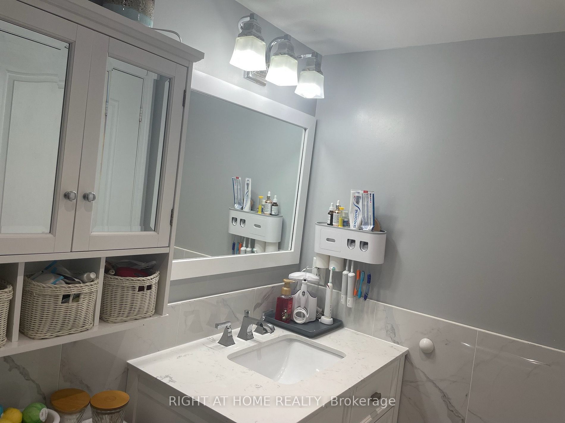 4 Elsinore Path, #203