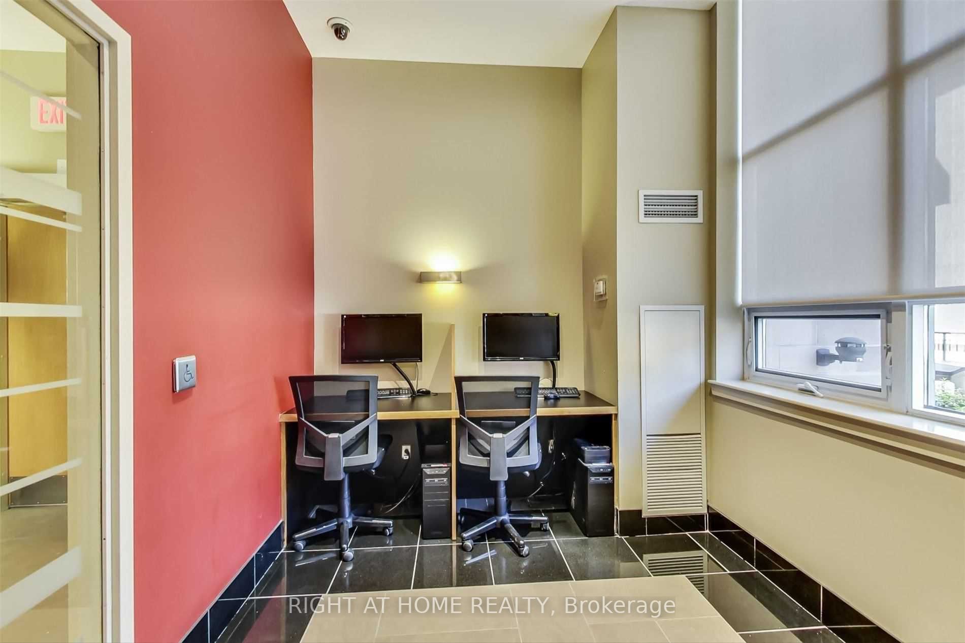 4 Elsinore Path, #203