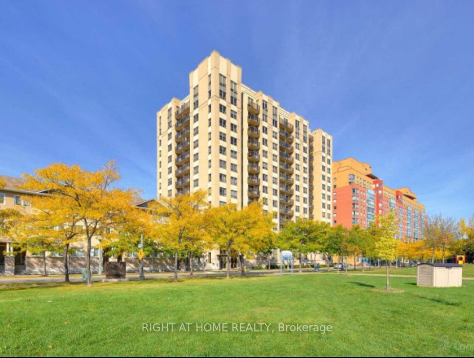 4 Elsinore Path, #203