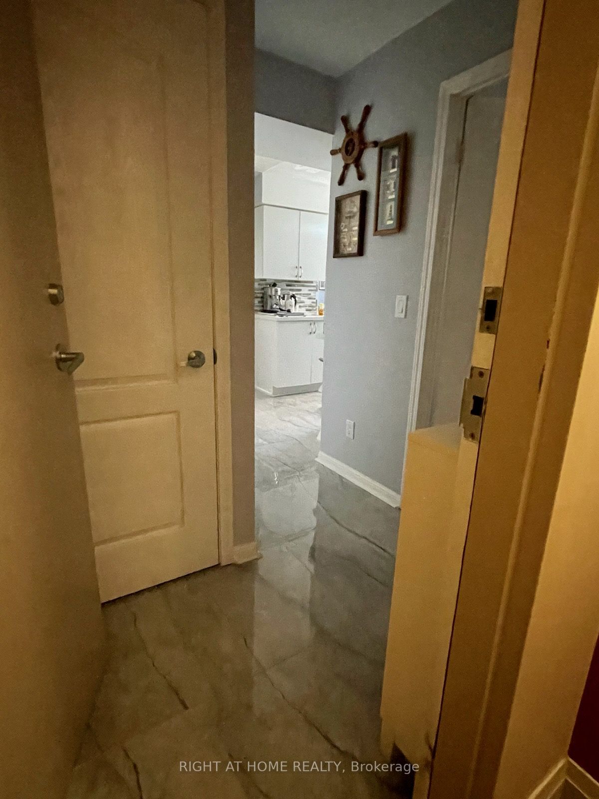 4 Elsinore Path, #203