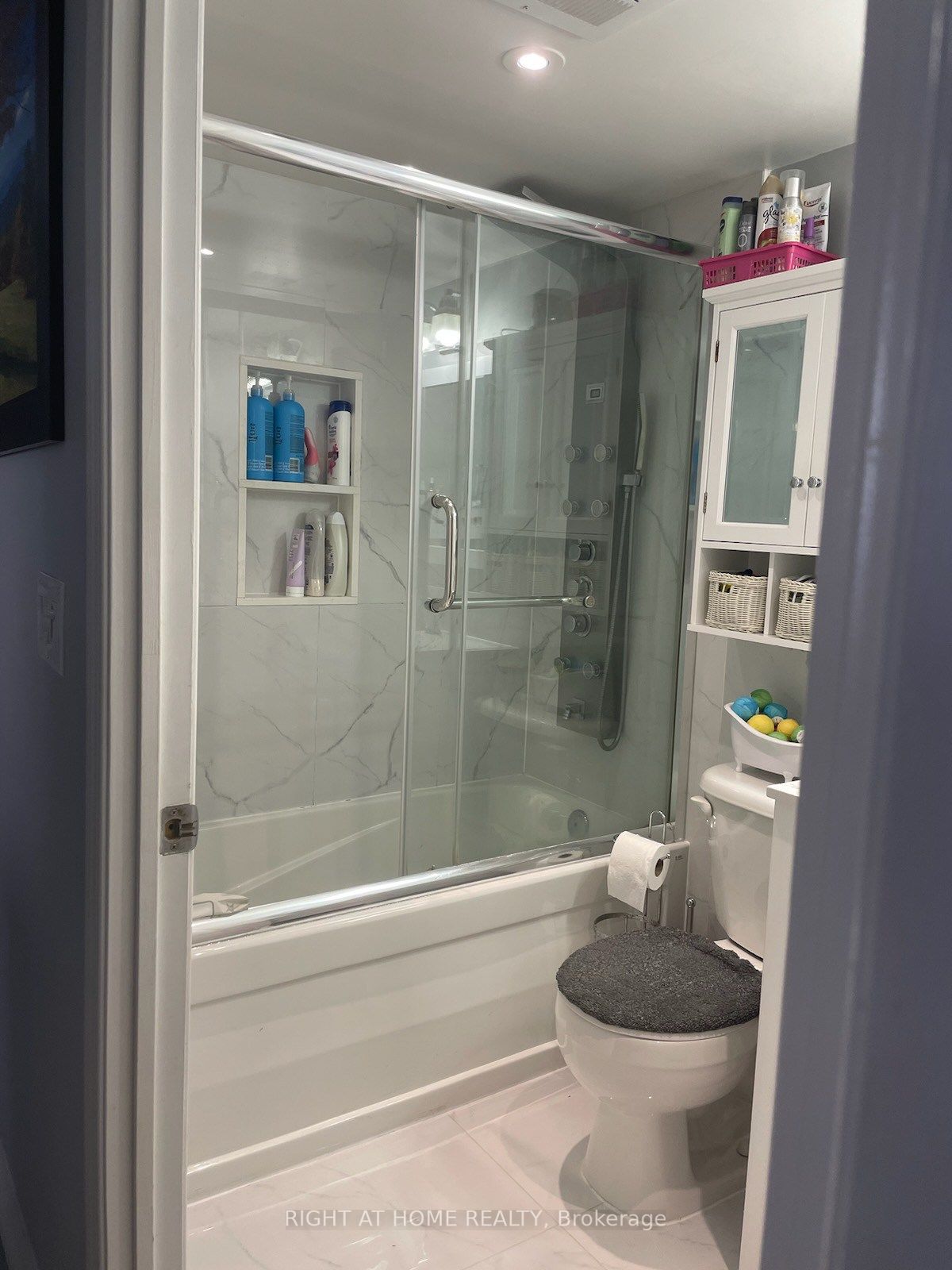 4 Elsinore Path, #203