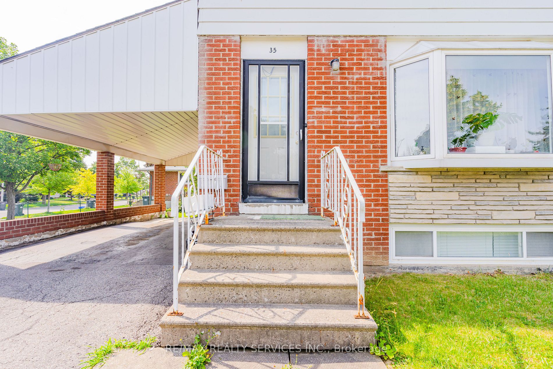 35 Lauderdale Road