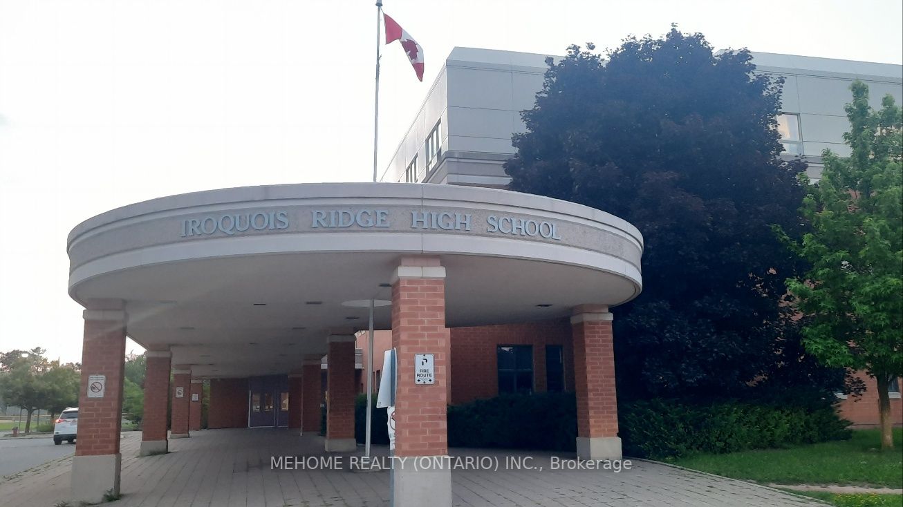 1120 Goodson Crescent