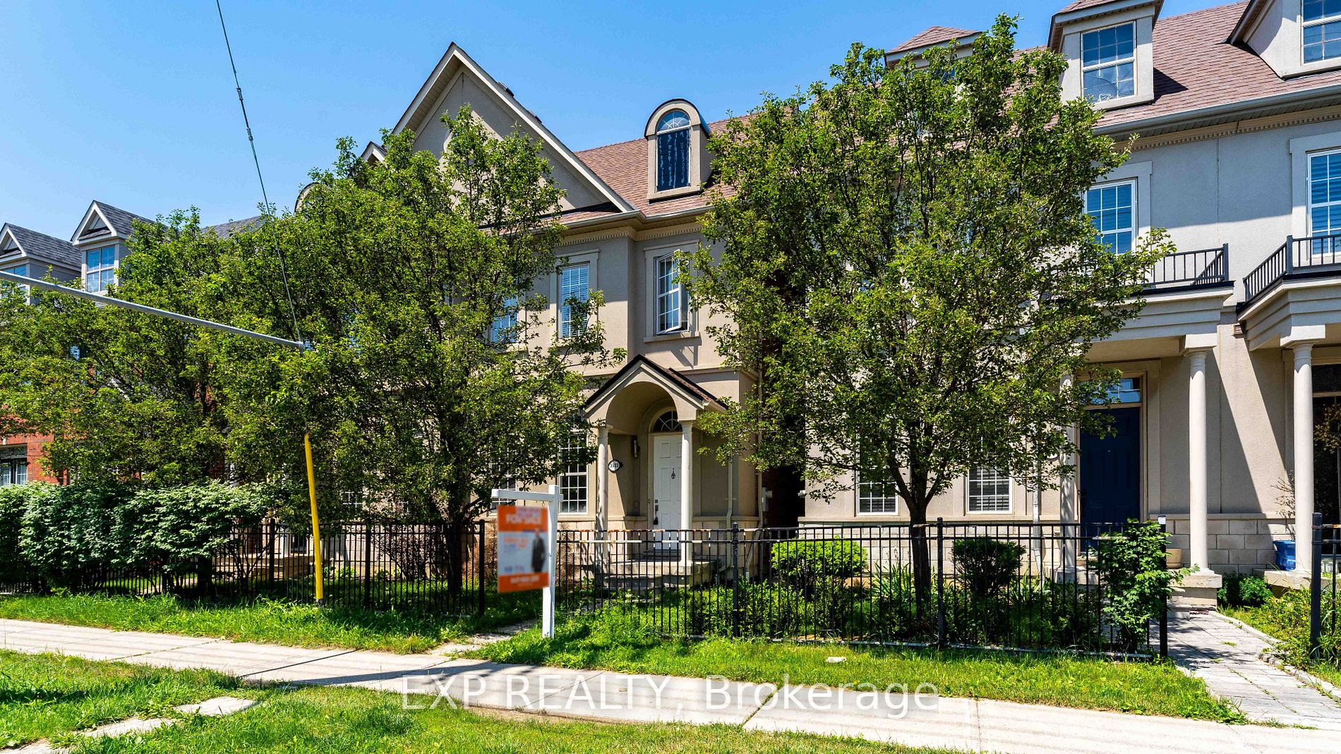 3533 Eglinton Ave W