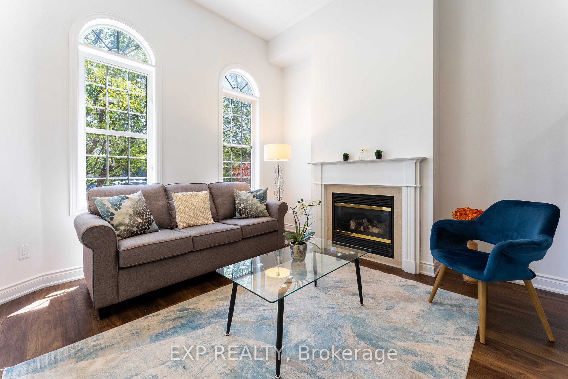 3533 Eglinton Ave W