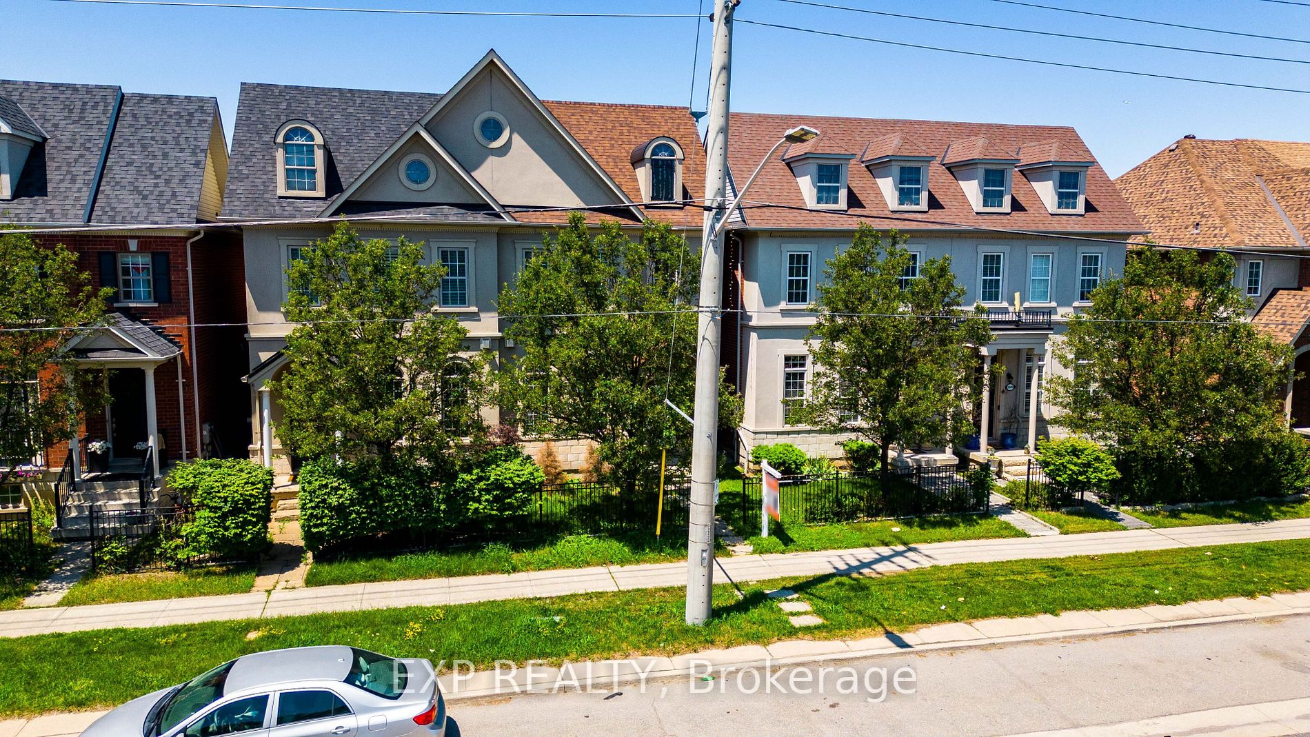 3533 Eglinton Ave W