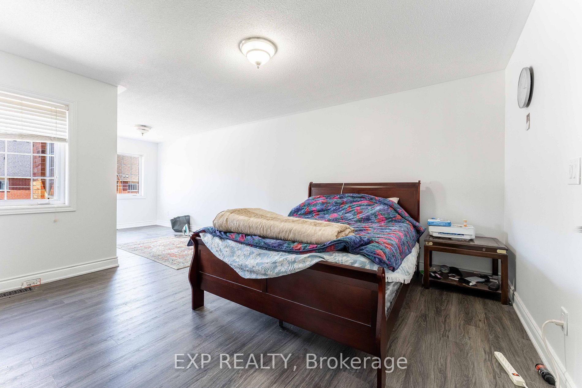 3533 Eglinton Ave W
