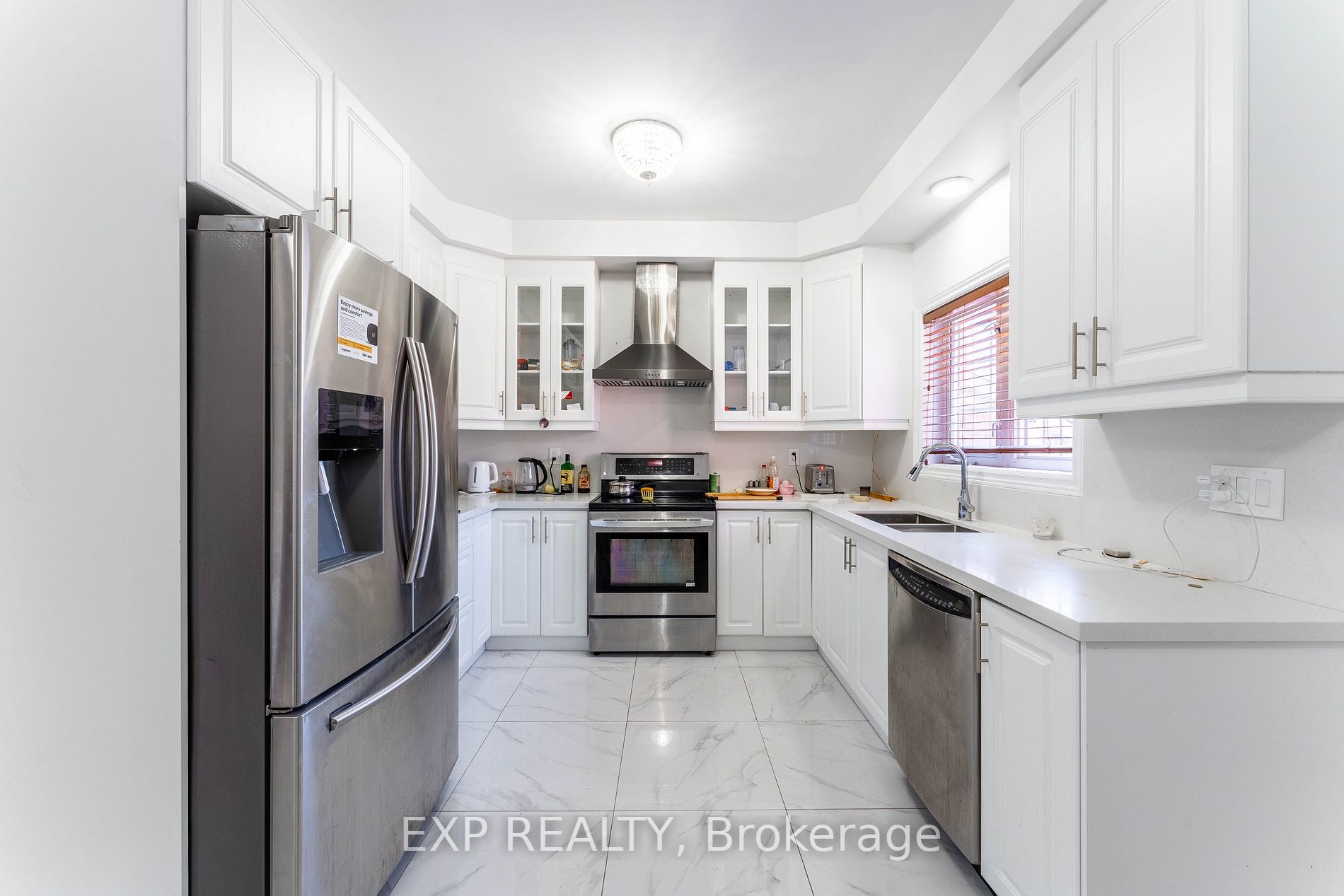 3533 Eglinton Ave W