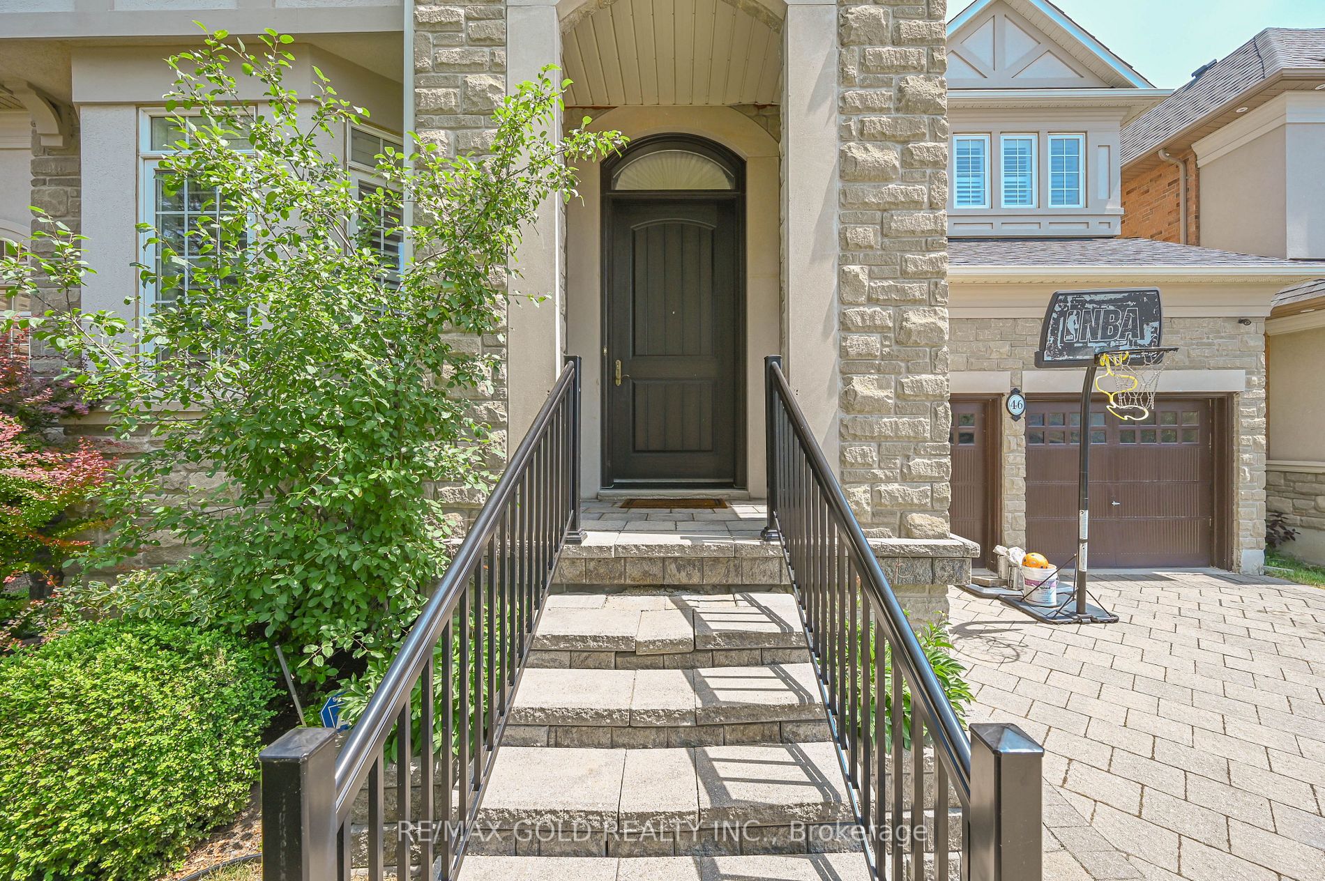 46 Eaglesprings Cres