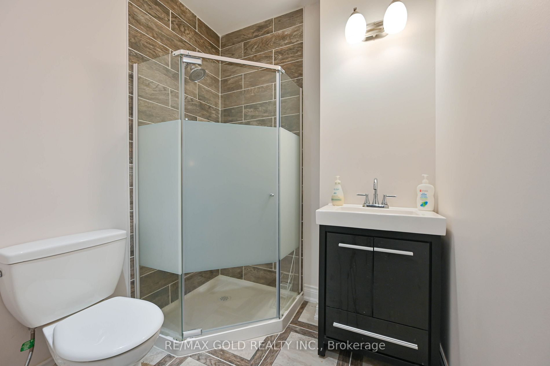 46 Eaglesprings Cres