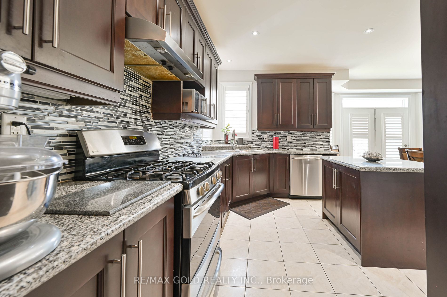 46 Eaglesprings Cres