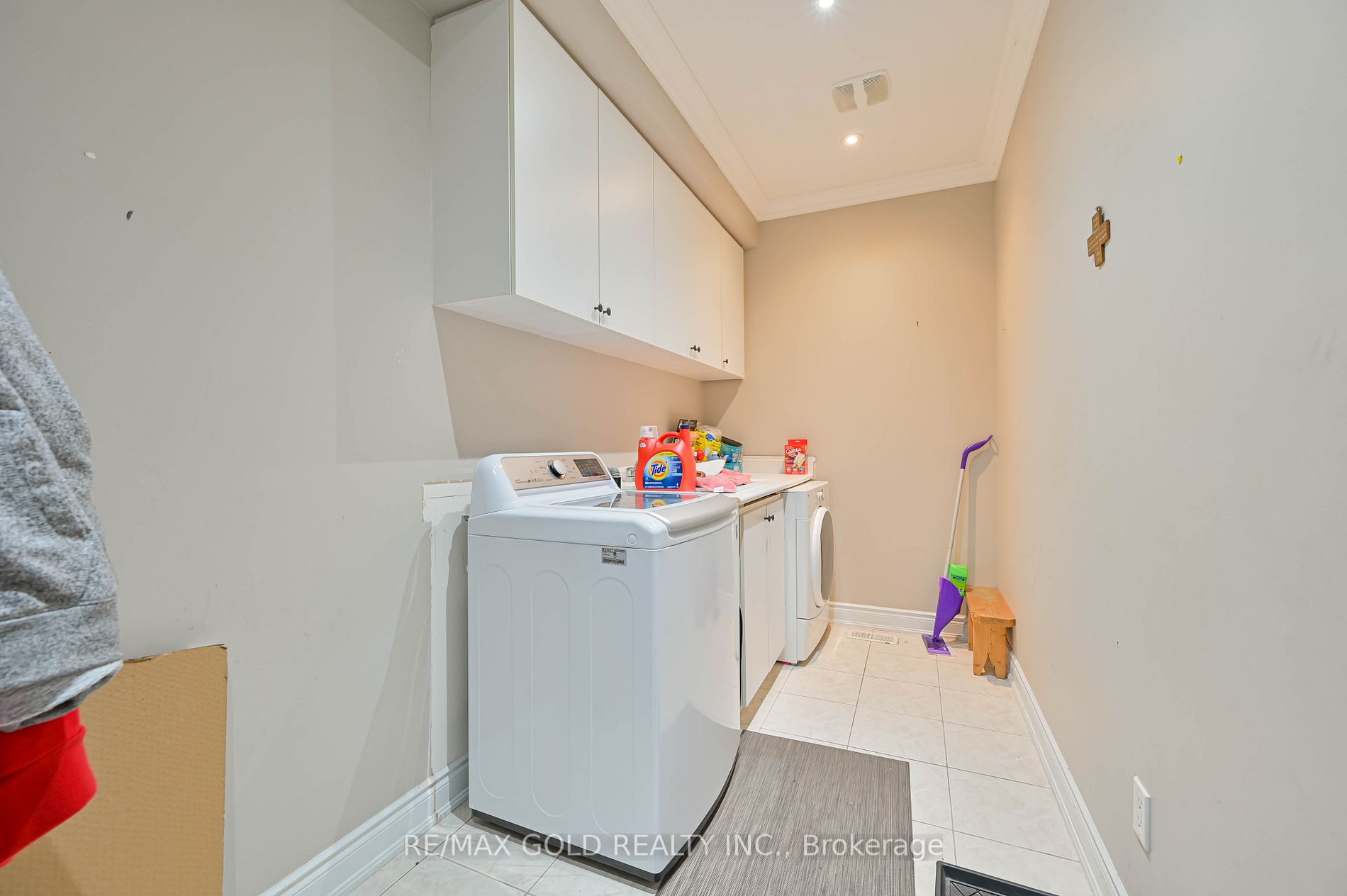 46 Eaglesprings Cres