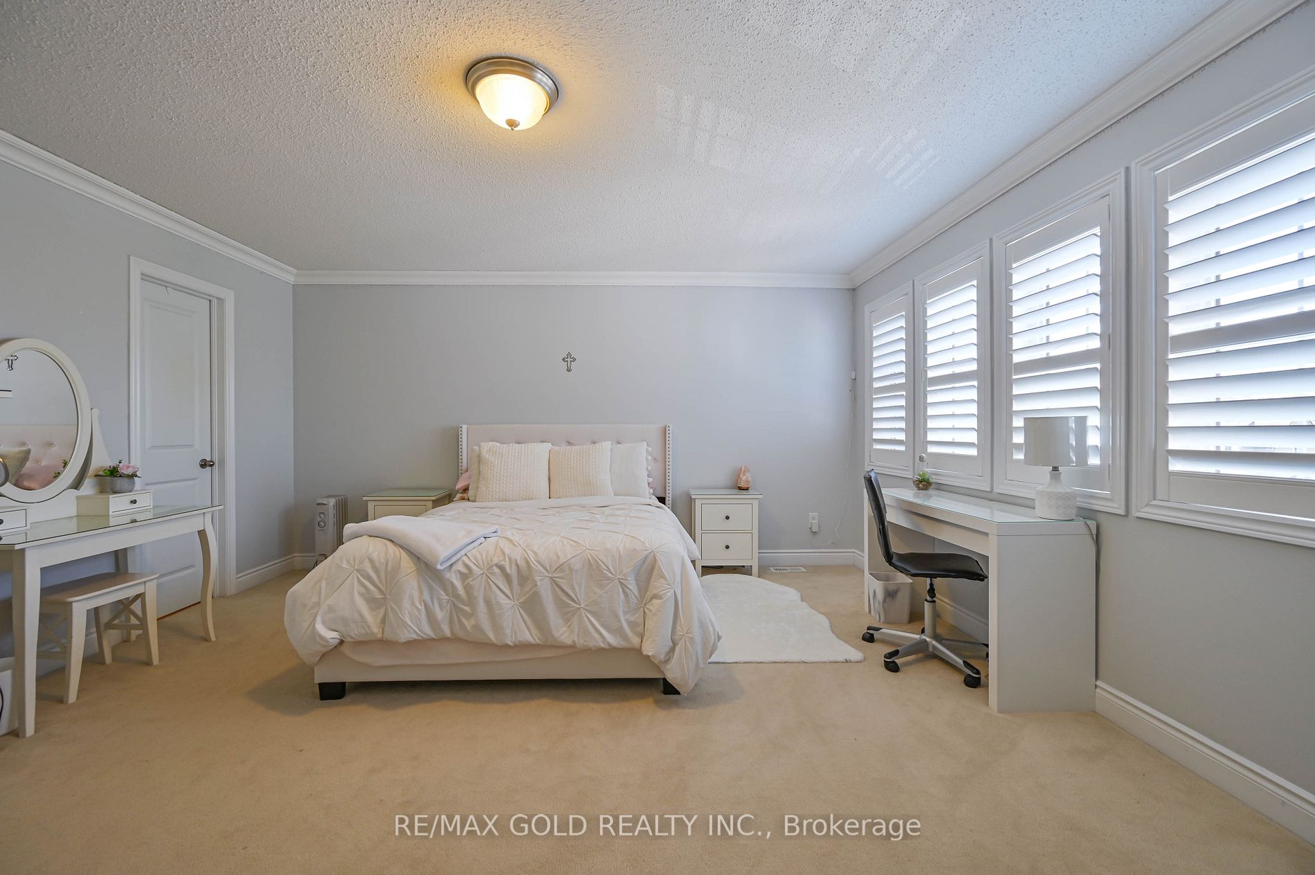 46 Eaglesprings Cres