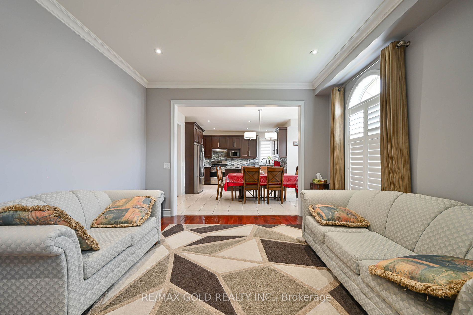 46 Eaglesprings Cres